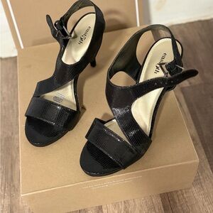 East 5th Black Strappy Heels Women’s Open Toe Sandals